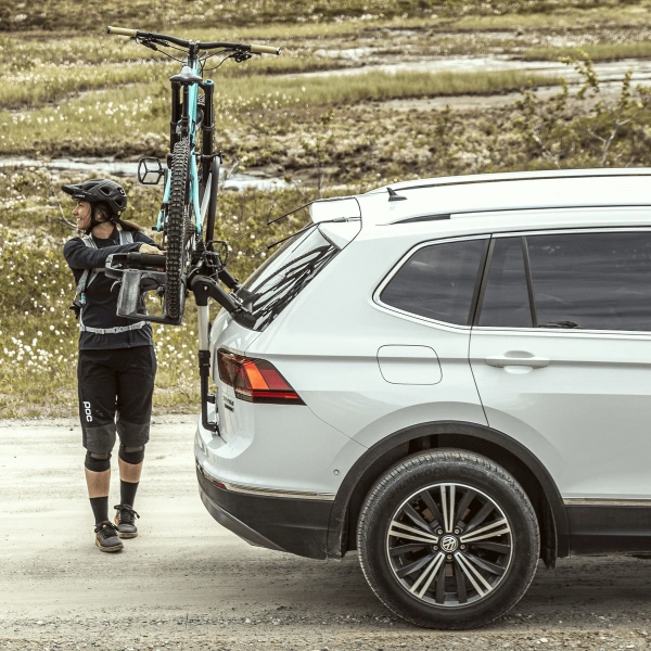 Велобагажники на заднюю дверь Крепление на заднюю дверь Thule OutWay 2B Platform для 2-х велосипедов 993 THULE Крепление на заднюю дверь Thule OutWay 2B Platform для 2-х велосипедов 993 THULE