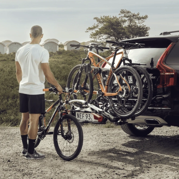 Велокрепления на фаркоп Платформа на фаркоп Thule VeloCompact для 3-х велосипедов 13pin 926 THULE Платформа на фаркоп Thule VeloCompact для 3-х велосипедов 13pin 926 THULE