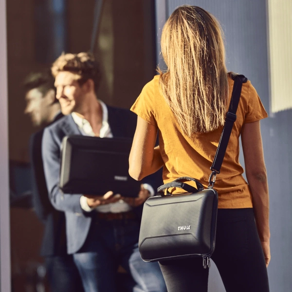 Повседневные сумки Сумка / дипломат Thule Gauntlet 4 MacBook Pro Attaché 16", Black THULE Сумка / дипломат Thule Gauntlet 4 MacBook Pro Attaché 16", Black THULE
