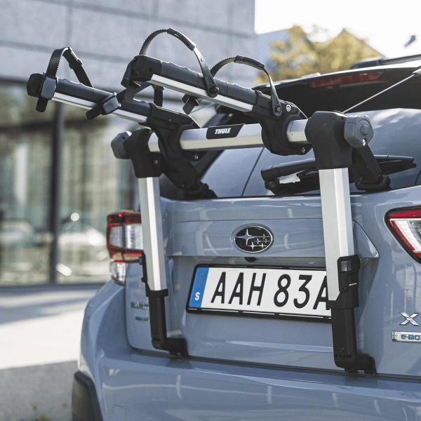 Велобагажники на заднюю дверь Крепление на заднюю дверь Thule OutWay 3B Hanging для 3-х велосипедов THULE Крепление на заднюю дверь Thule OutWay 3B Hanging для 3-х велосипедов THULE